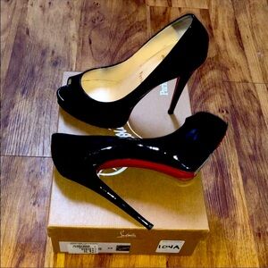 VENDOM PEEP TOE